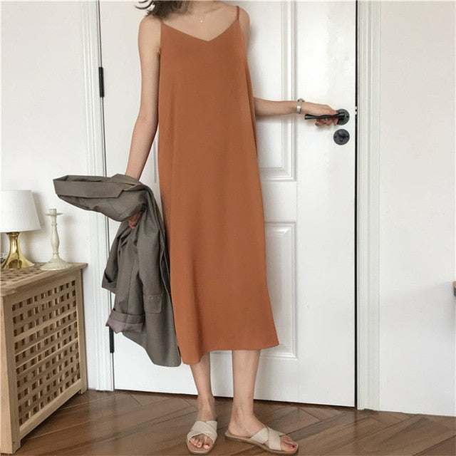 Elegant Black Maxi Dress - Timeless V-Neck Sophistication