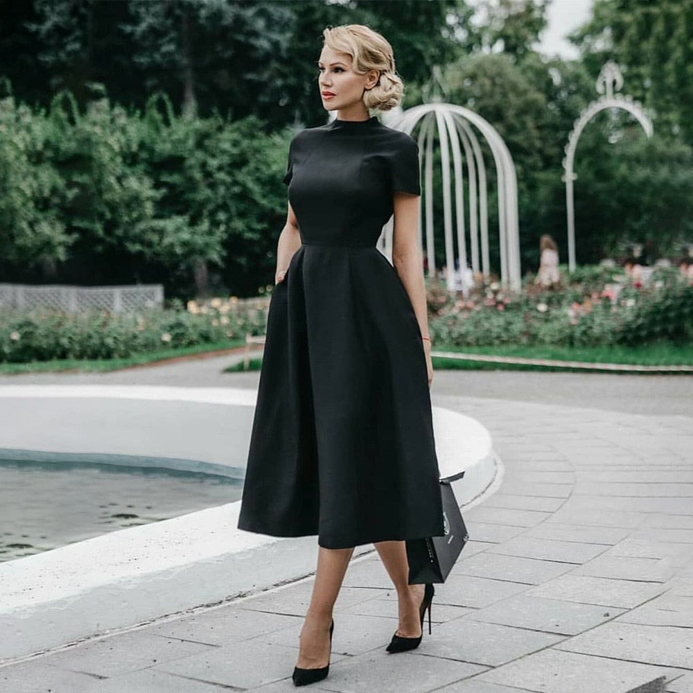 Elegant Black Fit & Flare Dress - Winter's Timeless Sophistication