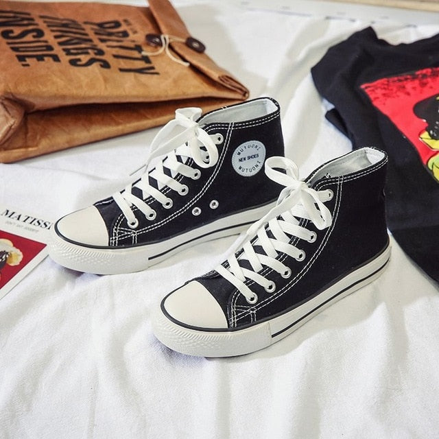 Women's Vibrant Canvas Sneakers - Expressive Comfort & Style