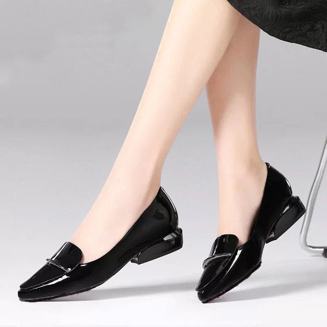 Women's Elegant Pointed Toe Pumps - Timeless Sophistication & Comfort